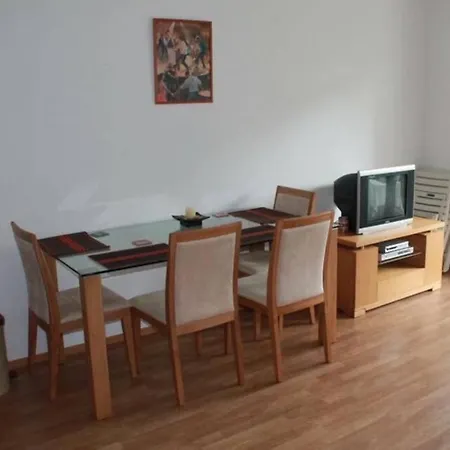 Studio Apartment At 4 Star Vineyards Spa Resort Apartment *